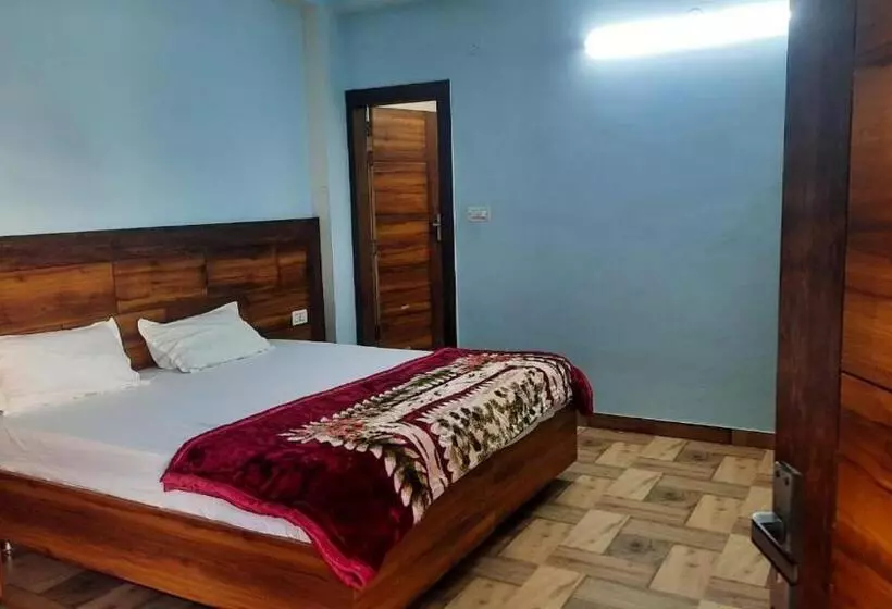 Majatalo Crescent Moon Homestay