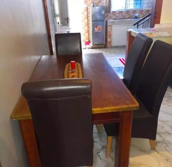پانسیون Crown Villa Homes Shanzu