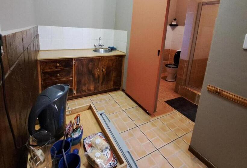 פנסיון Morgenbos Guesthouse