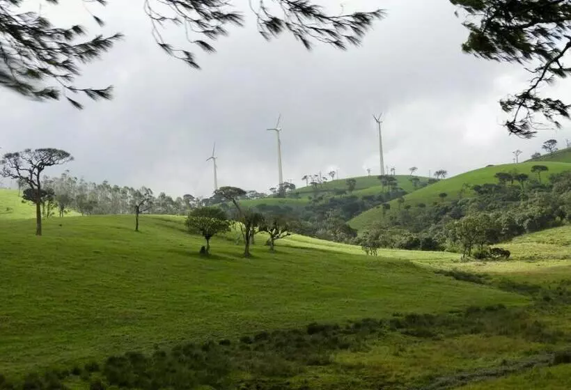 پانسیون Whistling Thrush Cottage