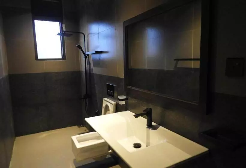 پانسیون Whistling Thrush Cottage