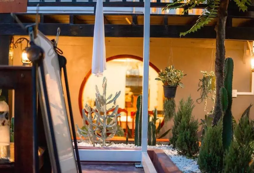 ユースホステル La Casa De Jardin