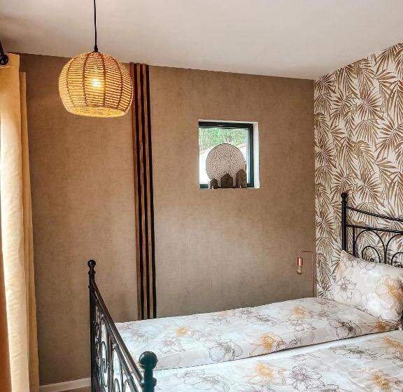 Bed and Breakfast Elysian Fields Tiny House Evergreen