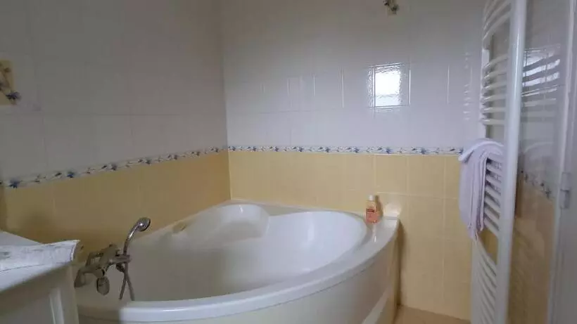 ベッドアンドブレックファースト La Mésange Bleue