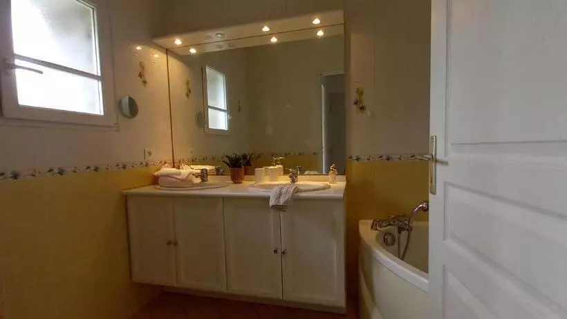 ベッドアンドブレックファースト La Mésange Bleue