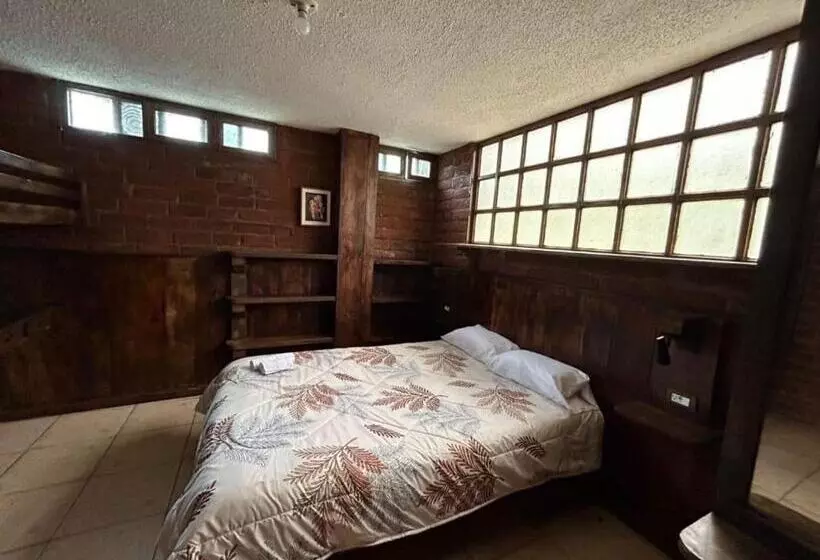 Aamiaismajoitus (B&B) Pineal Hampi Huasi
