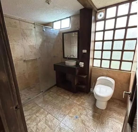 Aamiaismajoitus (B&B) Pineal Hampi Huasi