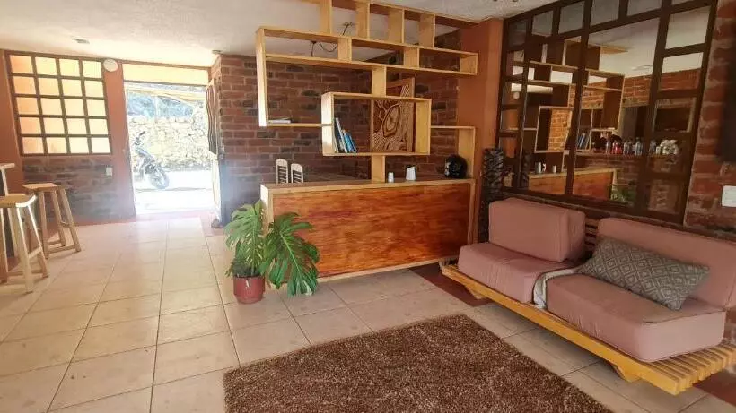 Aamiaismajoitus (B&B) Pineal Hampi Huasi