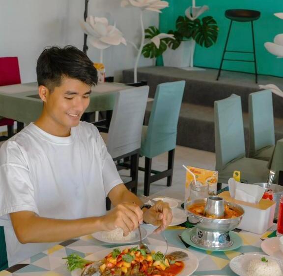 Hotel Anika Boutique   อัณณิกา บูทีค