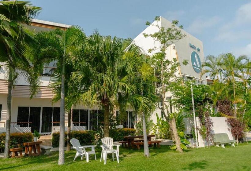 Hotel Anika Boutique   อัณณิกา บูทีค