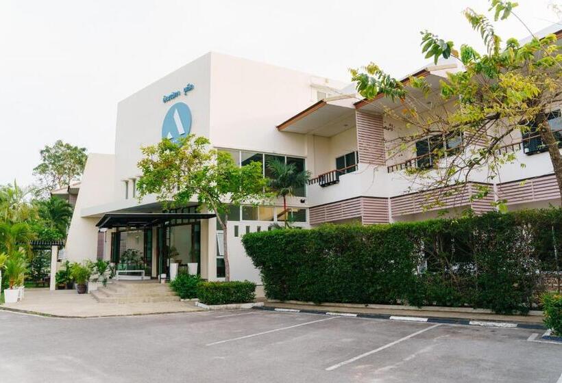 Hotel Anika Boutique   อัณณิกา บูทีค