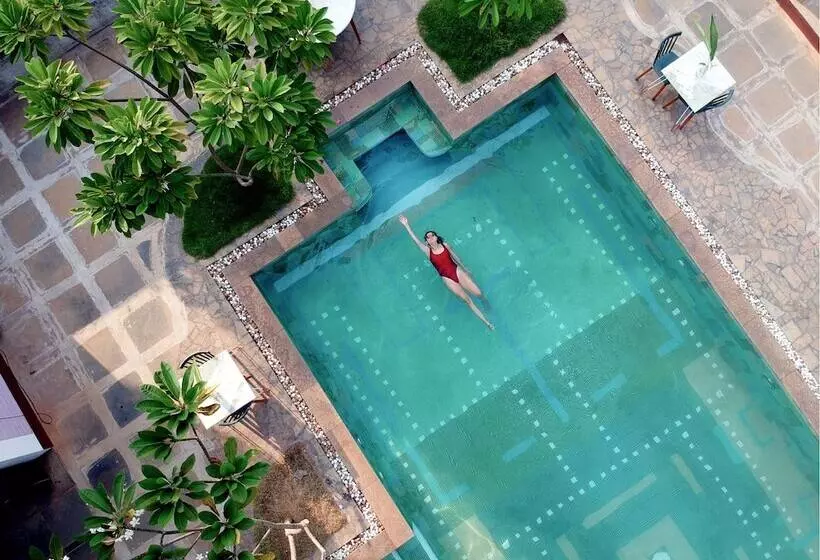 Hotelli Lahe By Loka