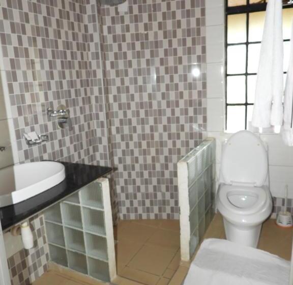 هتل Lake Elementaita Sirville Lodge