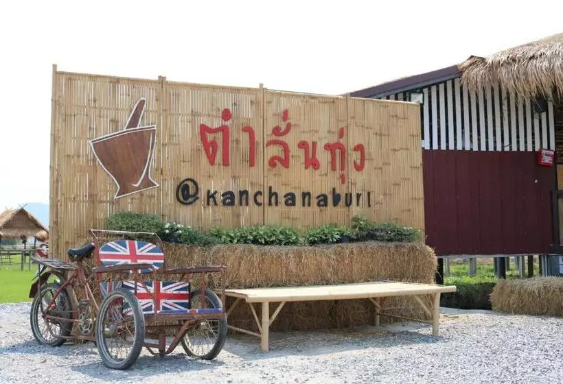 Hotelli Whitehouse Resort