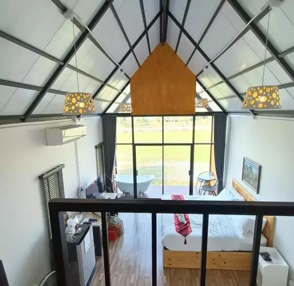 Hotelli Whitehouse Resort