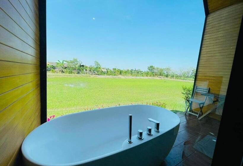 호텔 Whitehouse Resort