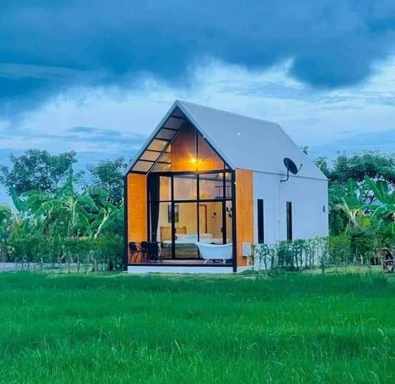 호텔 Whitehouse Resort