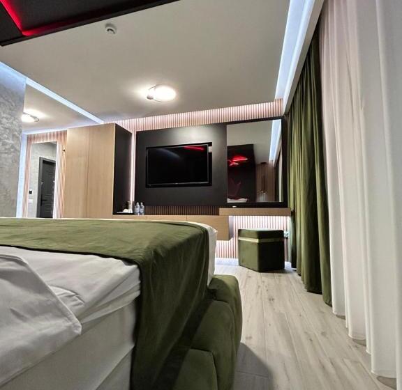 Monarc Boutique Aparthotel Self Check In