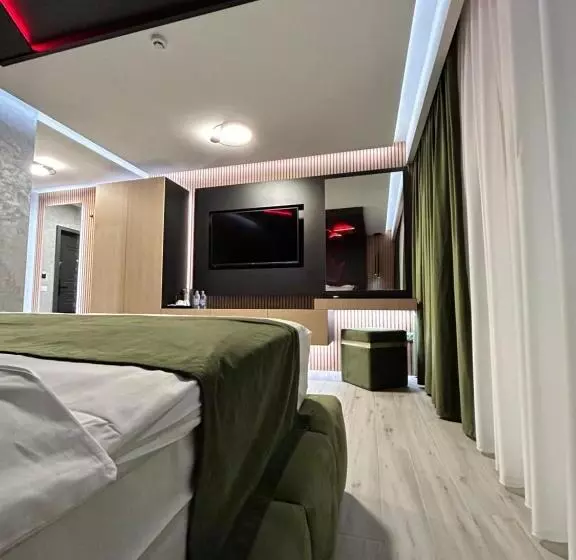 Monarc Boutique Aparthotel   Self Check In