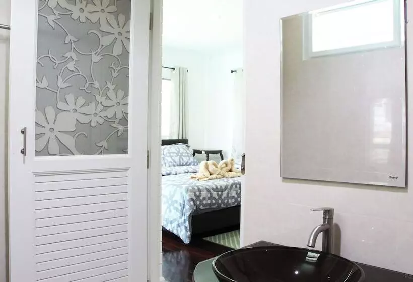 ペンション Room In Guest Room   Baan Khunphiphit Homestay No2322