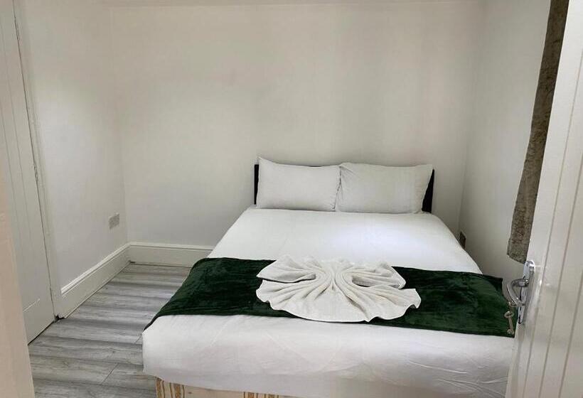 Pensió W3 Guest House