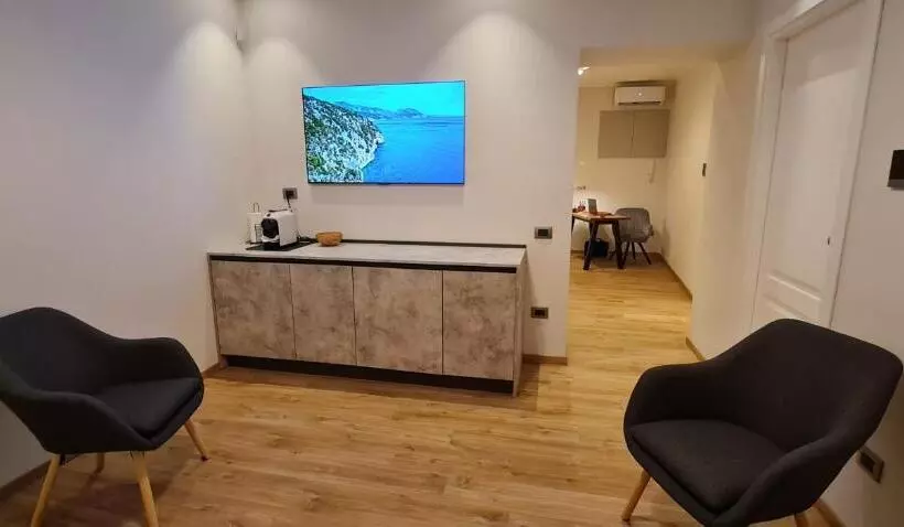 פנסיון The Inga Rooms Marina