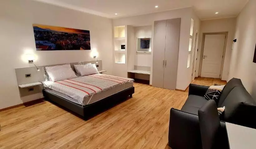 פנסיון The Inga Rooms Marina
