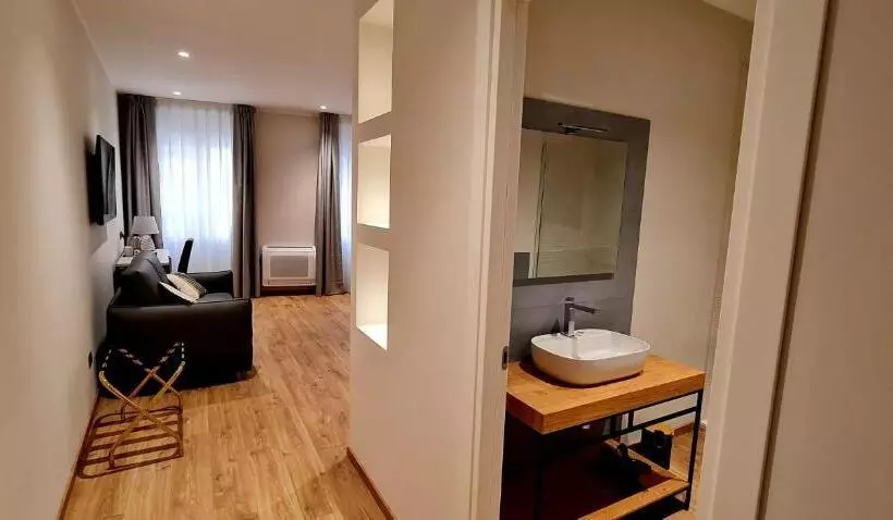 פנסיון The Inga Rooms Marina