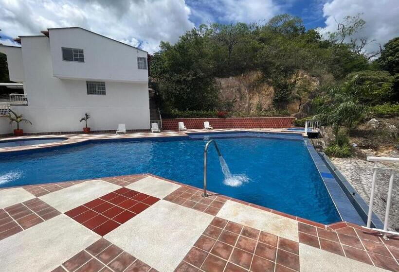 Apartahotel Santorini Club   Bed & Coffee