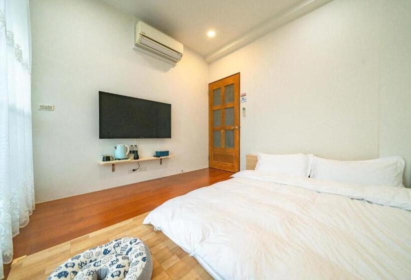 Bed and Breakfast Luodong Warm House