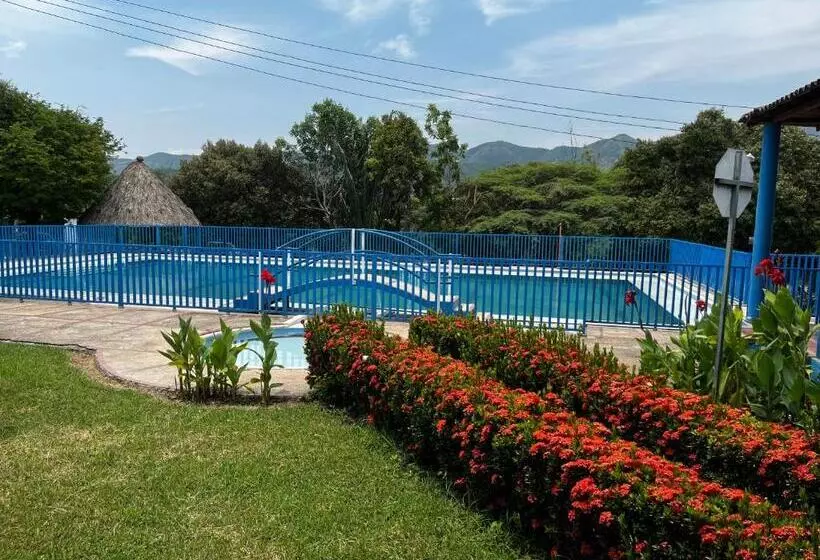 ホテル Finca La Pola