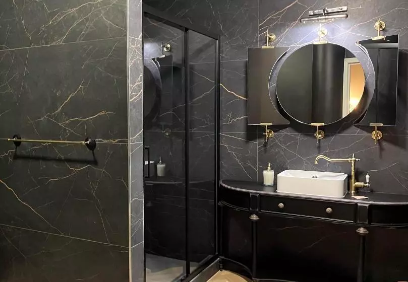 Hotelli Le Vieux Cèdre Grand Place