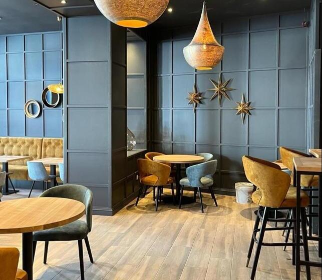 هتل Le Vieux Cèdre Grand Place