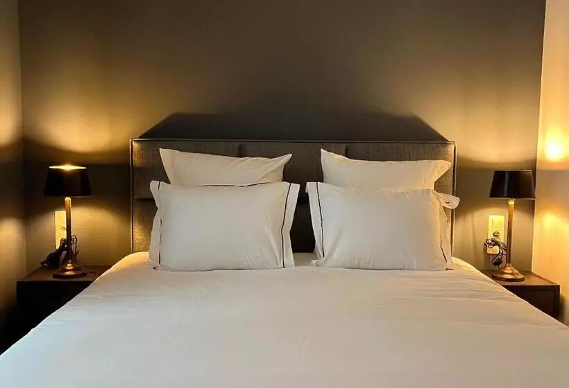 Hotelli Le Vieux Cèdre Grand Place