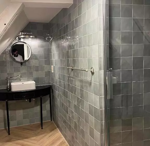 Hotelli Le Vieux Cèdre Grand Place