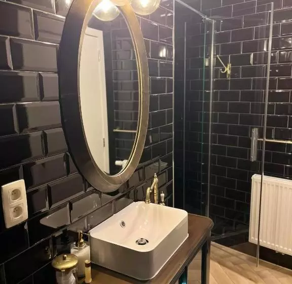 Hotelli Le Vieux Cèdre Grand Place