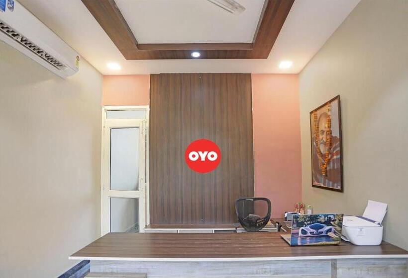 ホテル Oyo Flagship Akshay Palace