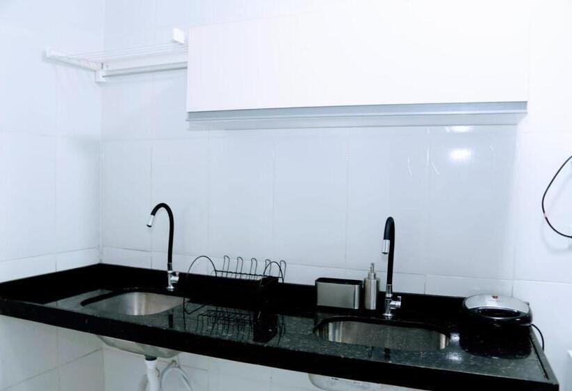 هتل Hostel Mãe Rainha