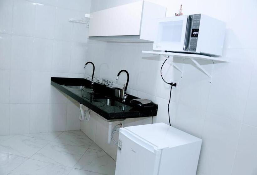 هتل Hostel Mãe Rainha