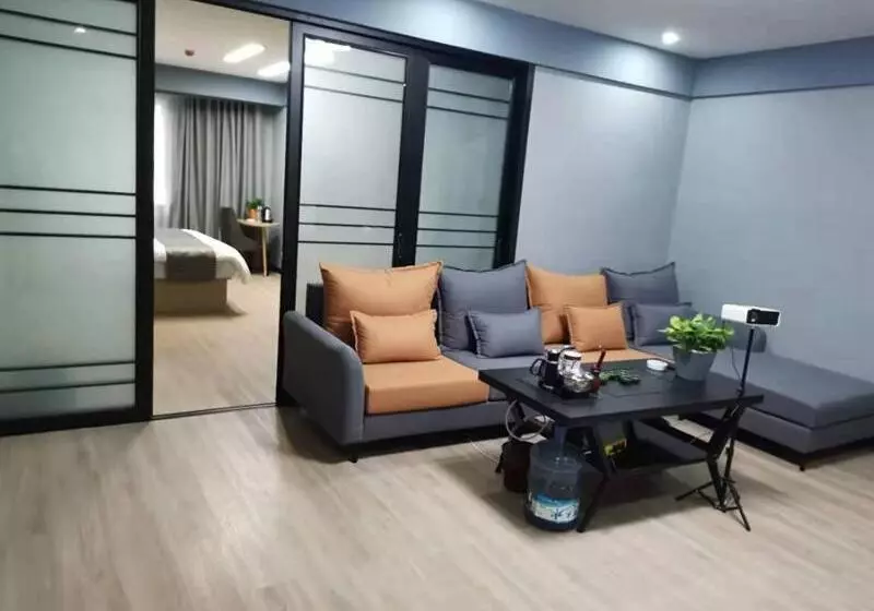 Hotelli Thank Inn Plus Korla Saybag Market