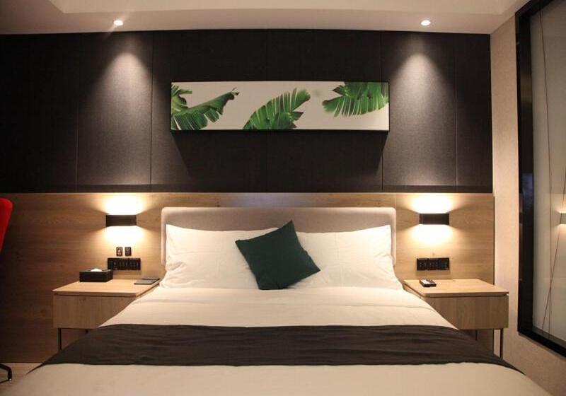 Отель Thank Inn Plus Yinchuan Dayue City