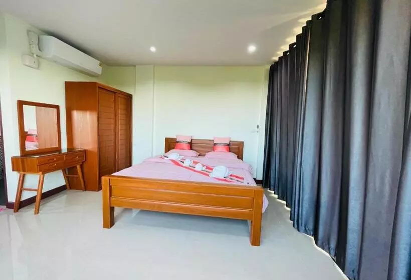 ホテル Triple O Phala Beach