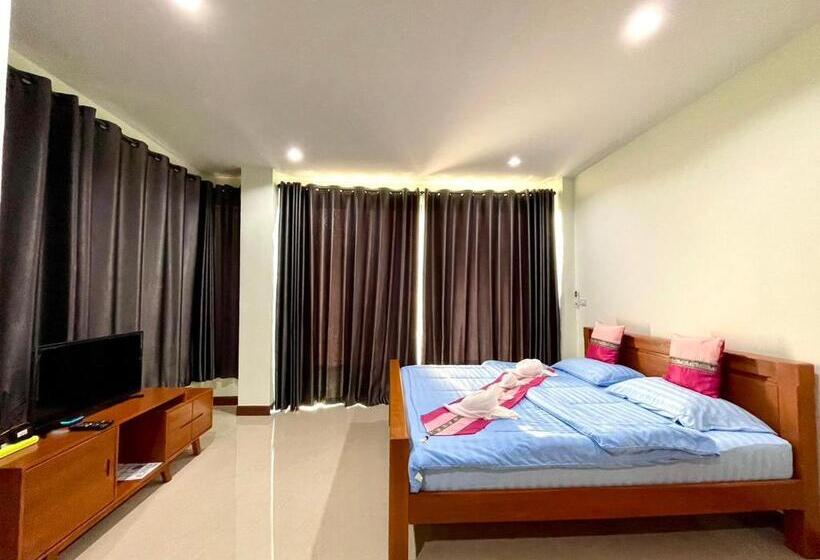 호텔 Triple O Phala Beach