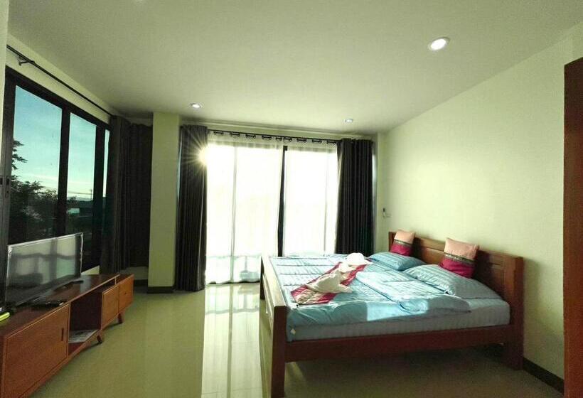 호텔 Triple O Phala Beach