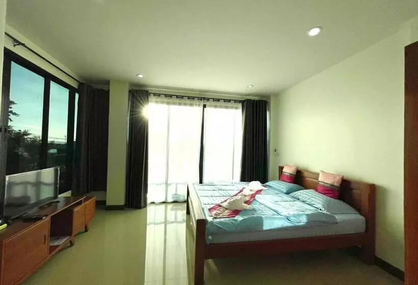 ホテル Triple O Phala Beach