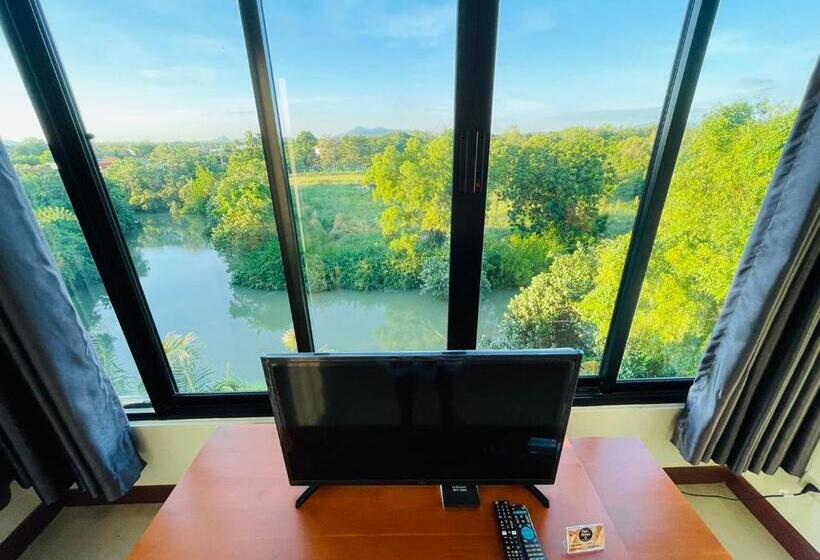 호텔 Triple O Phala Beach