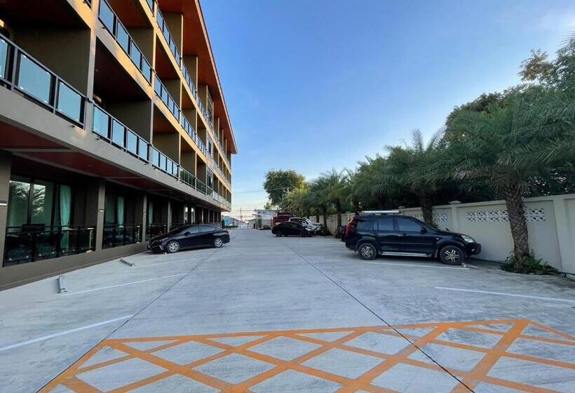 호텔 Triple O Phala Beach