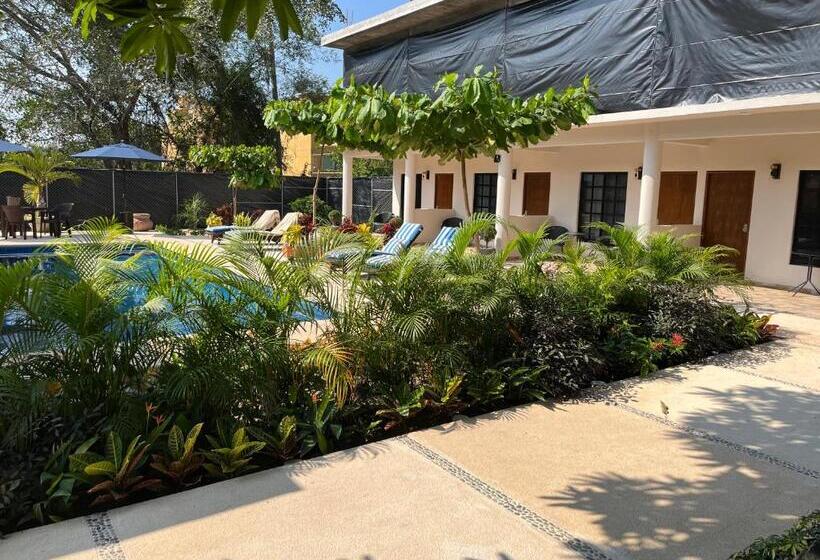 Natura Hotel & Villas