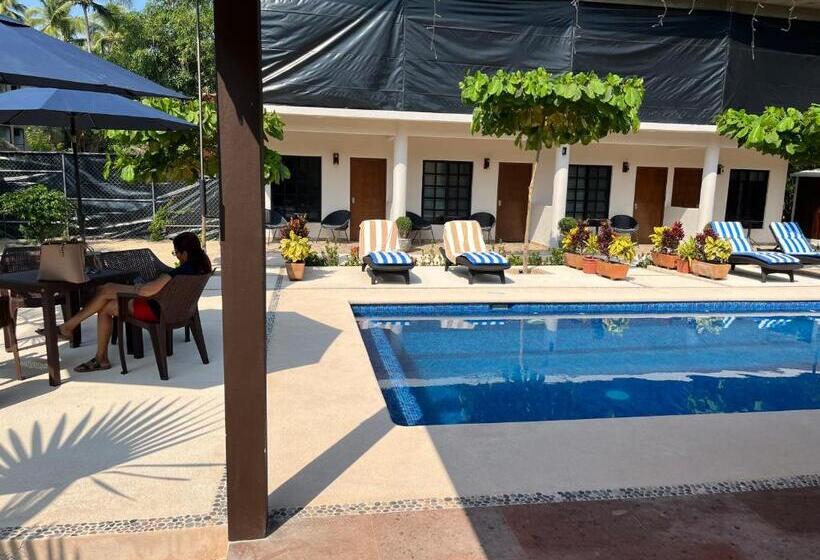 Natura Hotel & Villas