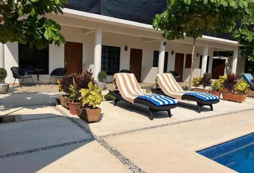 Natura Hotel & Villas